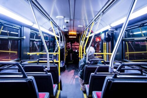 Wrocław wprowadza 340 klimatyzowanych autobusów: Nowa era transportu publicznego!