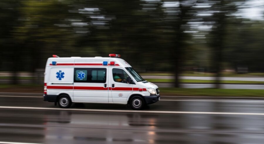 Tragedia na torach we Wrocławiu: Śmiertelne potrącenie kobiety wstrzymało ruch pociągów