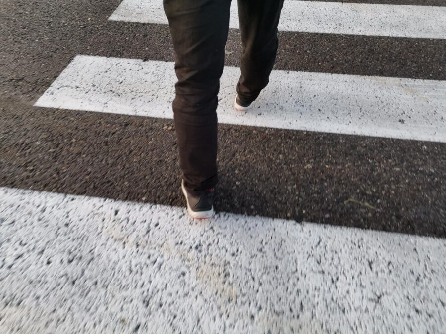 Wrocław wprowadza rewolucyjny zakaz ruchu przed szkołami dla bezpieczeństwa dzieci!