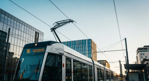 Awaria torowiska na pl. Jana Pawła II: Zmiany w kursowaniu tramwajów i nowe autobusy zastępcze