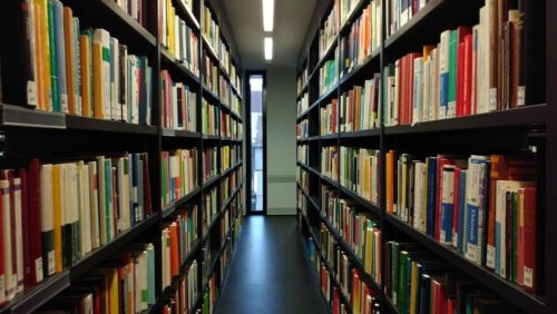Księżycowa Wyprawa: Dzieci Odkrywają Gwiazdy w Bibliotece!
