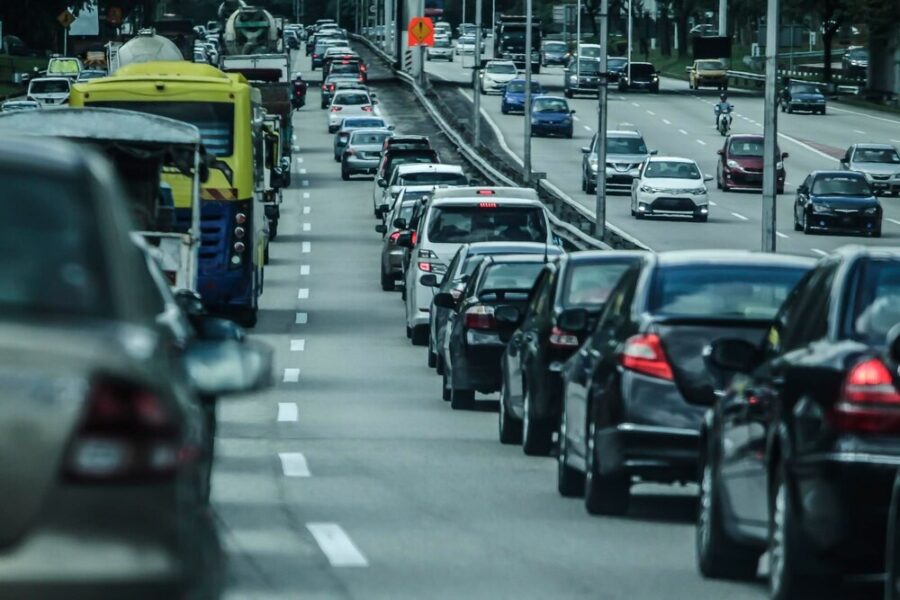 Utrudnienia na A4 po kolizji ciężarówki. Aktualizacja