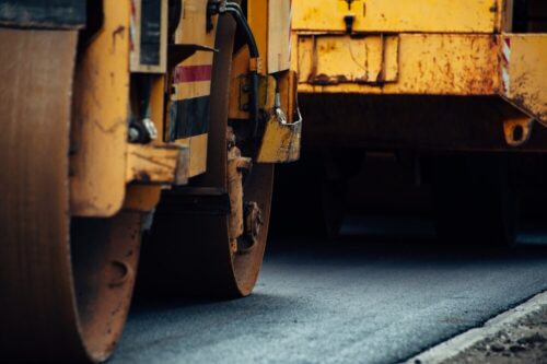 Wicewojewoda Dolnośląski ocenia skutki powodzi w Mietkowie: co dalej z drogami?