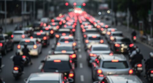 Katastrofa na A4: Ciężarówka wypadła z drogi, paliwo w niebezpieczeństwie!