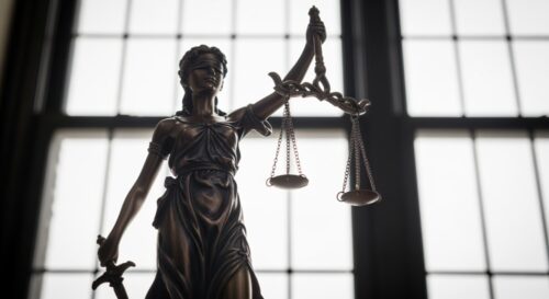 Bezpieczne Dzieci: Policja i Kuratorzy Łączą Siły w Kryzysowych Interwencjach