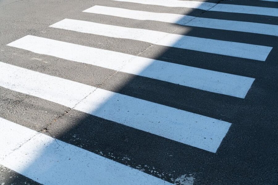 Bezpieczniejsze ulice Wrocławia: Nowe progi zwalniające w akcji