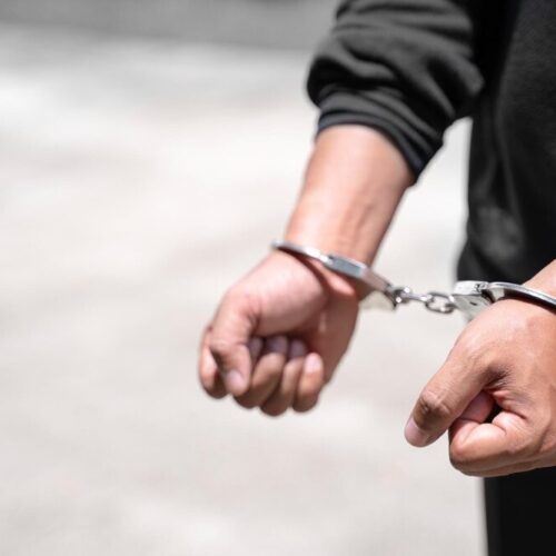 Złodzieje samochodów w Trzebnicy w rękach policji – auta wracają do właścicieli!