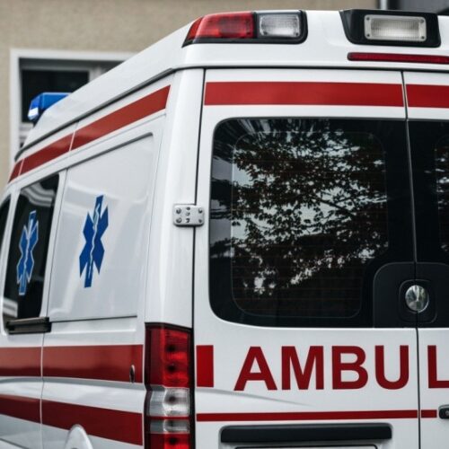 Służby i świadkowie ratują życie 20-latkowi w dramatycznej akcji reanimacyjnej