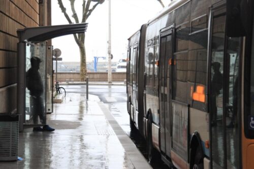 Wrocław zyska nowe połączenia: linia 122 wydłużona dla lepszej komunikacji!