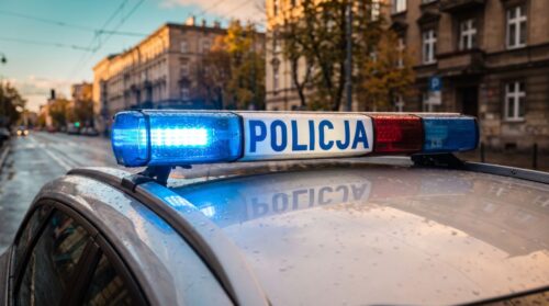 Pijana kierowca w rowie z pasażerami: kolejny alarmujący incydent na drodze!