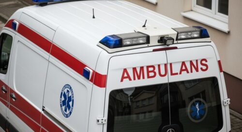 Bezpieczni na drodze: Seniorzy uczą młodszych noszenia odblasków