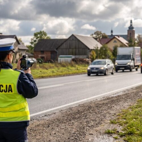 Brawurowa ucieczka motocyklisty z zakazem – pościg zakończony kolizją!