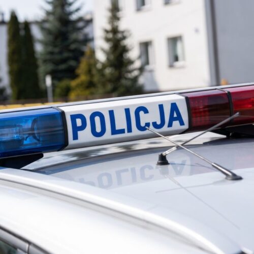 Wrocławscy policjanci z sercem: Empatyczna pomoc dla seniorki w potrzebie